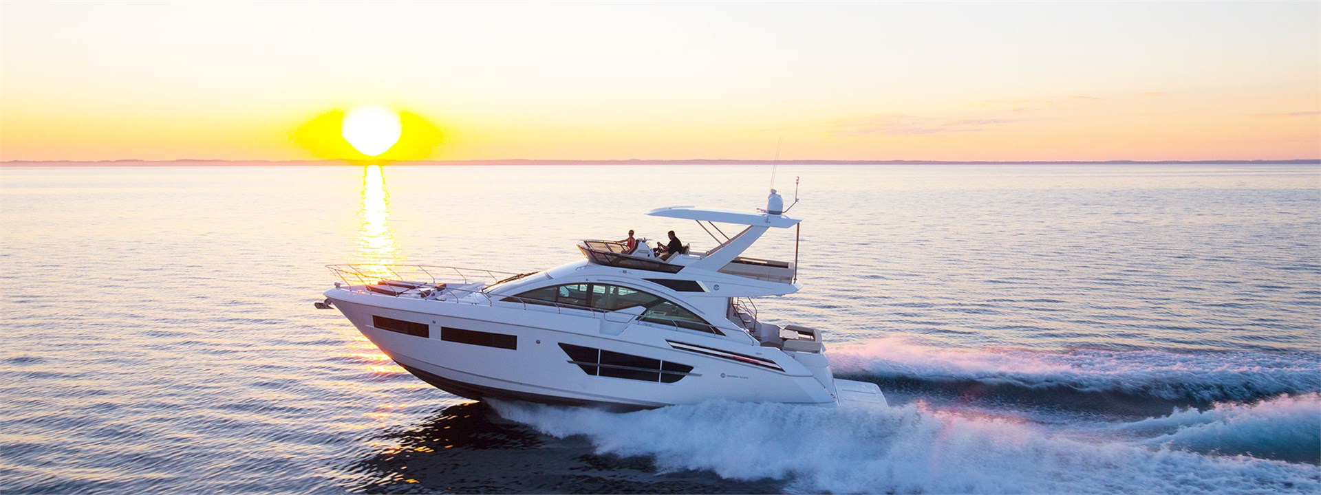 cruisers yachts 60 fly