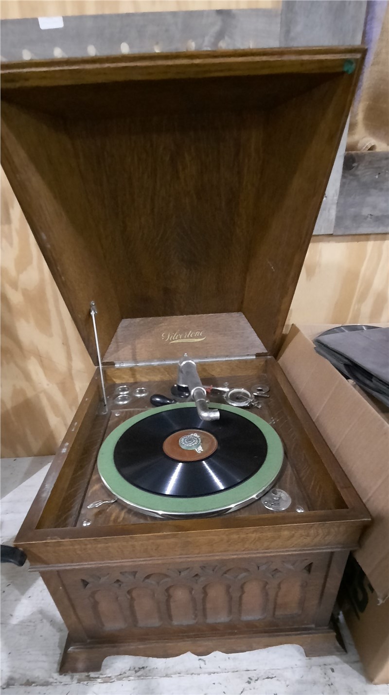 Silvertone phonograph
