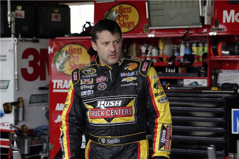 Tony Stewart : Media Gallery : 2014 Toyota Owners 400