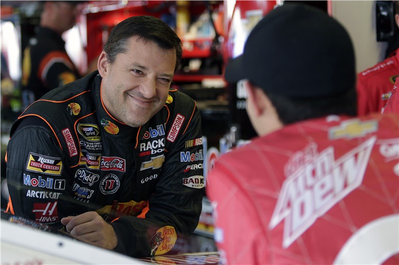 Tony Stewart Media Gallery 2014 Aarons 499