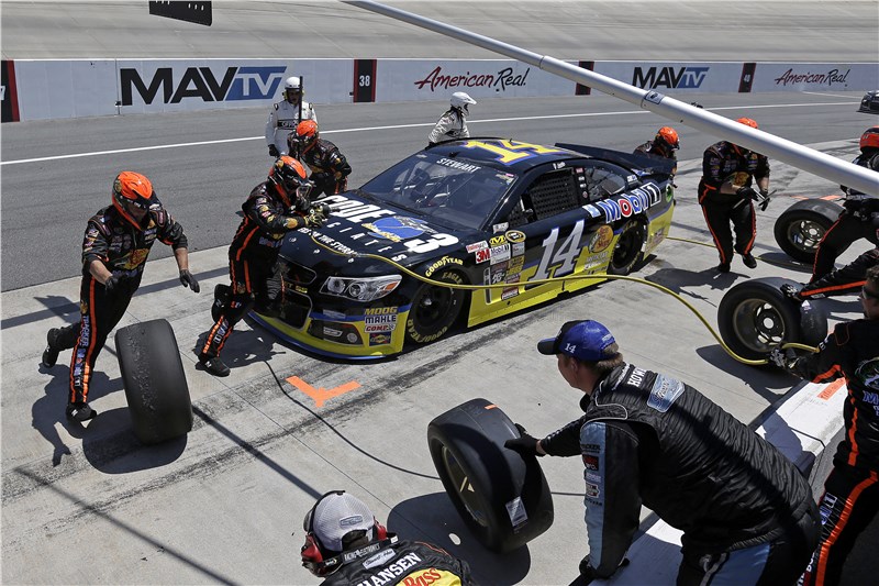 Tony Stewart : Media Gallery : 2014 FedEx 400