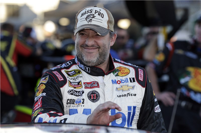 Tony Stewart : Media Gallery : 2014 Quicken Loans 500 Race For Heroes