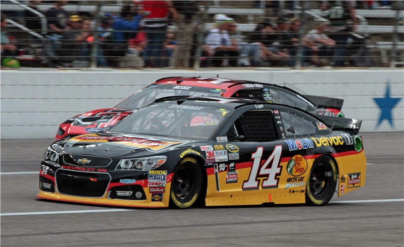 Tony Stewart : Media Gallery : 2015 DUCK COMMANDER 500