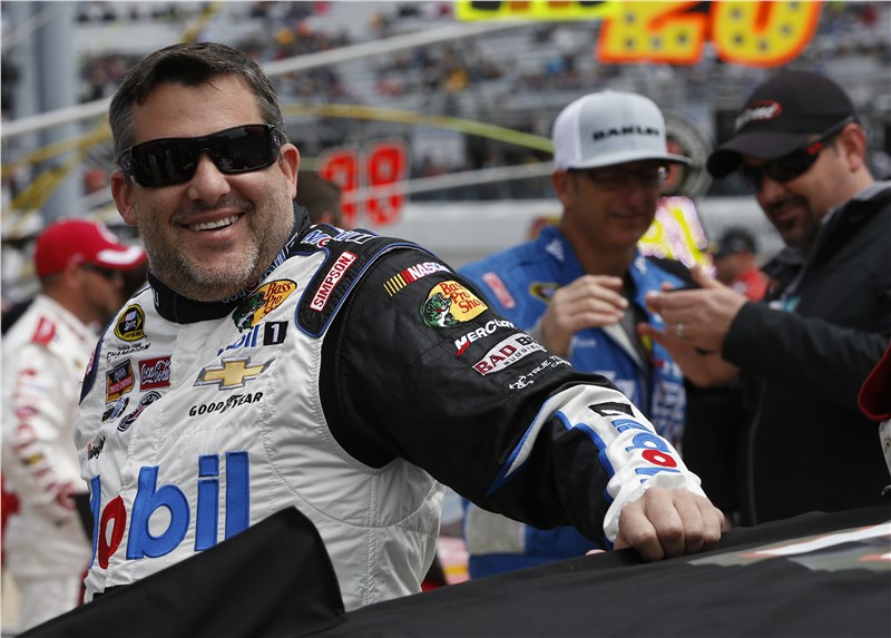 Tony Stewart : Media Gallery : 2015 TOYOTA OWNERS 400