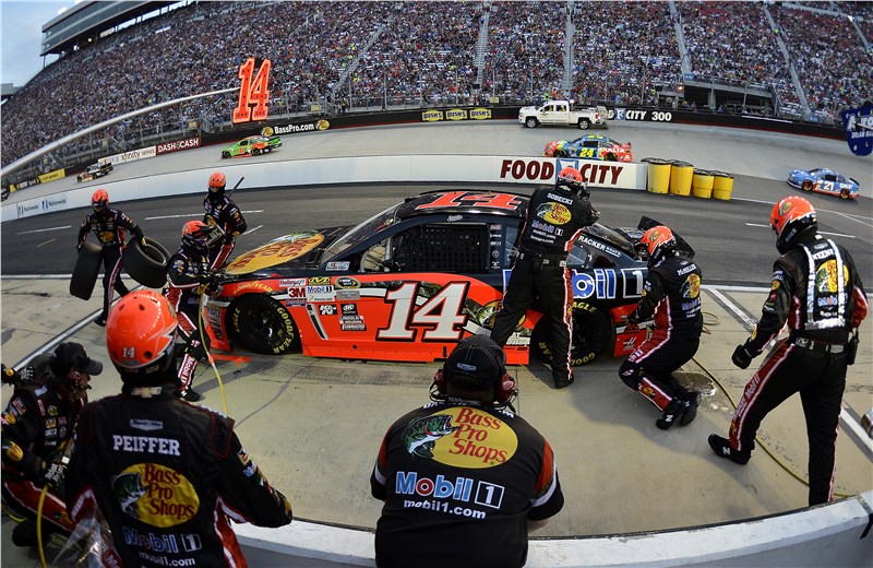 Tony Stewart : Media Gallery : 2015 IRWIN TOOLS NIGHT RACE